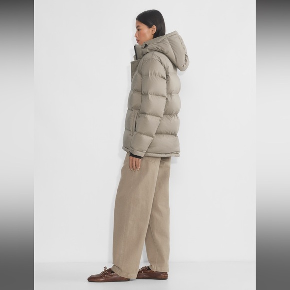 Aritzia The Super Puff™ - cliMATTE™ Original - Picture 9 of 16